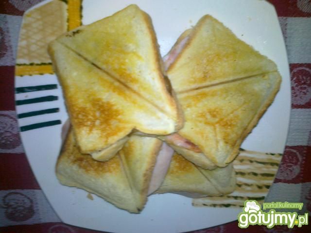 Tosty z szynką i warzywami