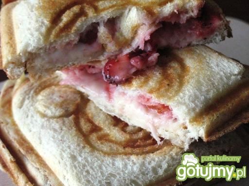Tosty z truskawką Tosty z truskawką