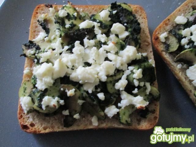 Tosty ze szpinakiem