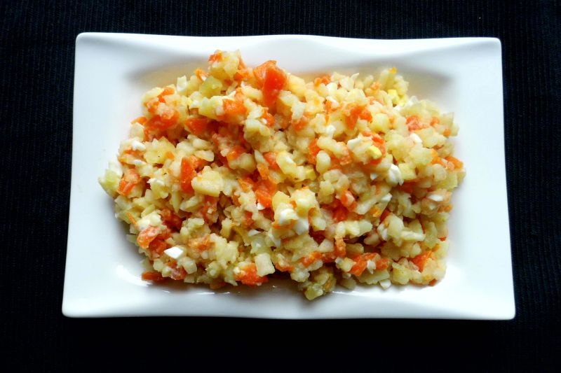 Tradycyjna Sałatka  warzywna Tradycyjna Sałatka  warzywna