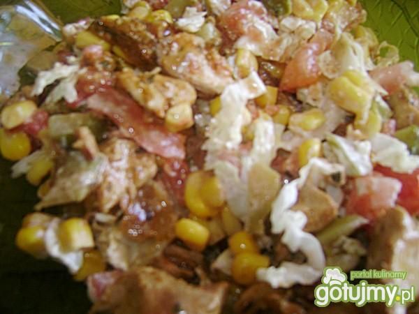 Tradycyjna sałatka z mięsem  Tradycyjna sałatka z mięsem