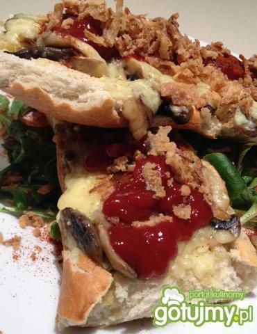 Tradycyjna zapiekanka poszarpana Tradycyjna zapiekanka poszarpana