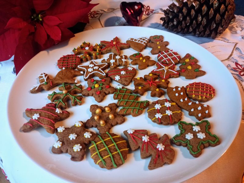 Tradycyjne kolorowe pierniczki Tradycyjne kolorowe pierniczki