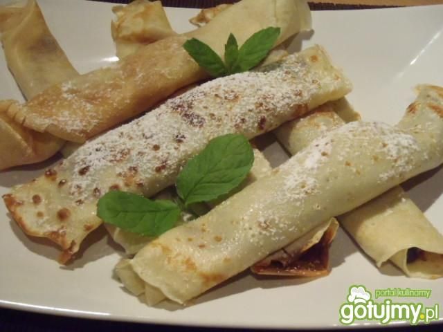 Tradycyjne naleśniki z dżemem Tradycyjne naleśniki z dżemem