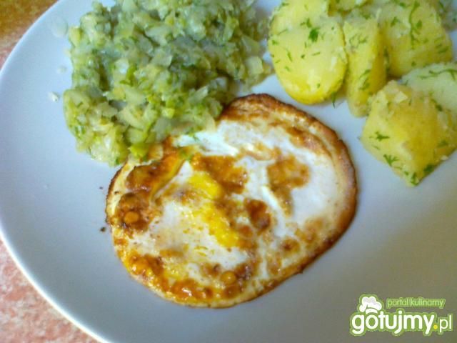 Tradycyjne opiekane sadzone jajko Tradycyjne opiekane sadzone jajko