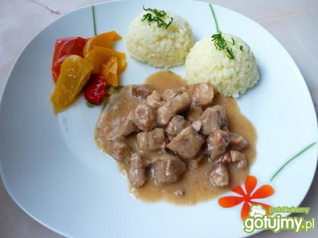 Tradycyjny gulasz z mięsa wieprzowego