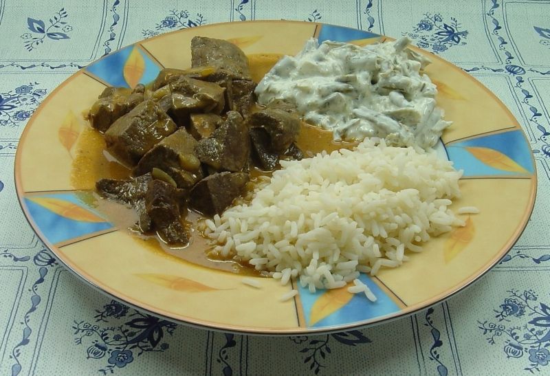 Tradycyjny gulasz z wątroby wołowej