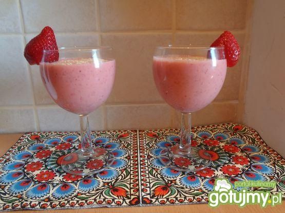 Tradycyjny koktajl truskawkowy Tradycyjny koktajl truskawkowy