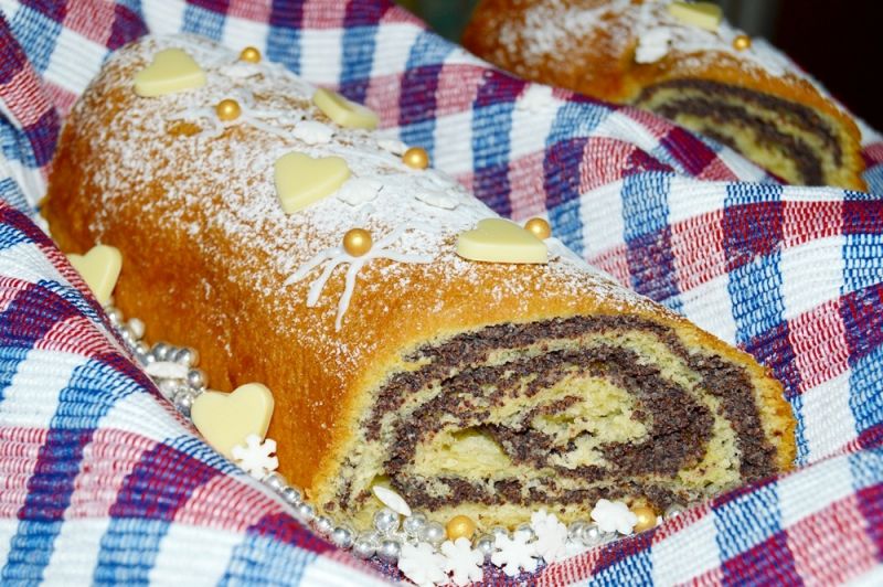 Tradycyjny makowiec zawijany Tradycyjny makowiec zawijany