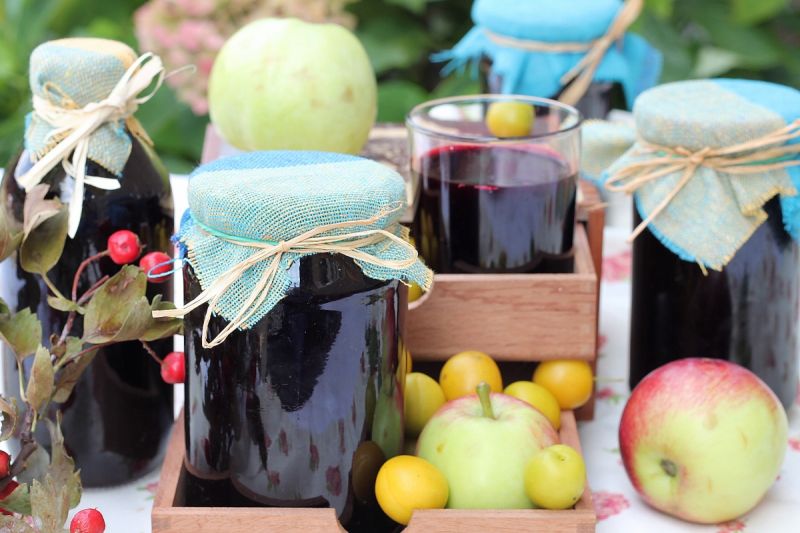 Trio mirabelki, bez i jabłko w soku  Trio mirabelki, bez i jabłko w soku