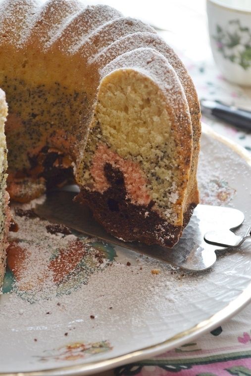 Trójkolorowa babka Tulipan