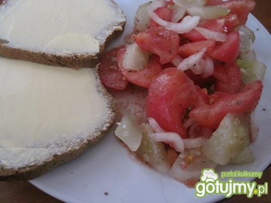 Trójkolorowa sałatka warzywna