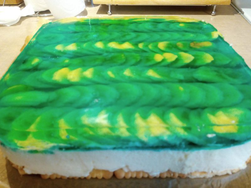 Tropikalny sernik z bananami