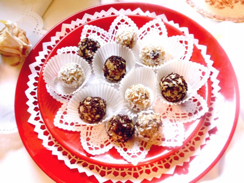 Trufelki  bakaliowo  owsiane    Trufelki  bakaliowo  owsiane