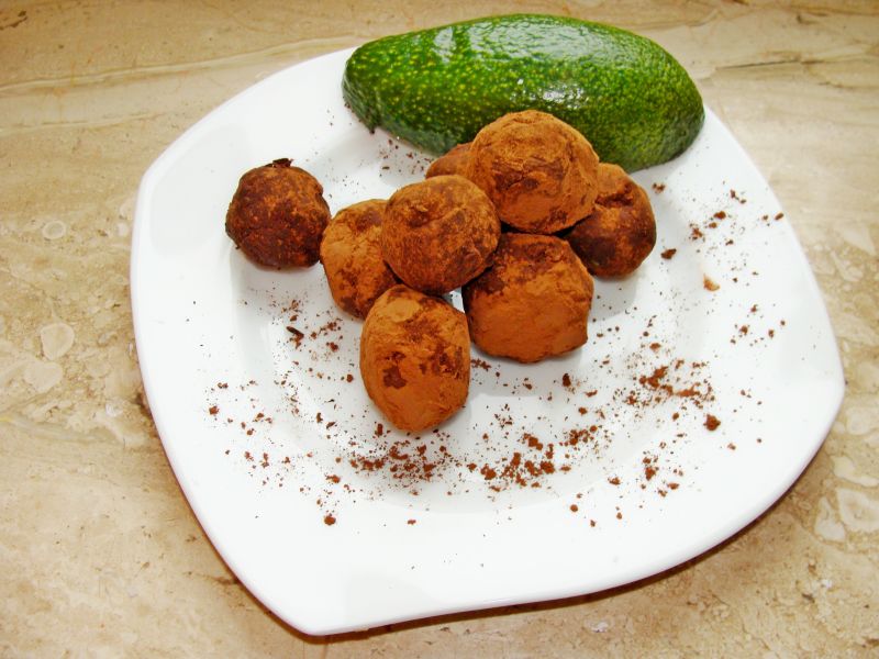 Trufle z awokado i pomarańczą Trufle z awokado i pomarańczą