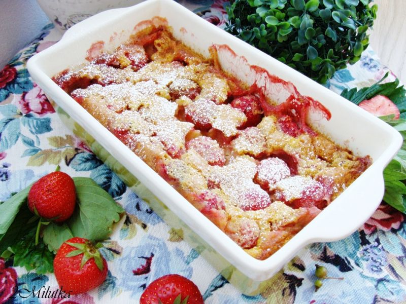 Truskawki pod ciastem