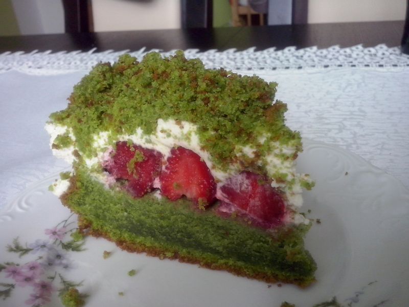 Truskawki w leśnym mchu 