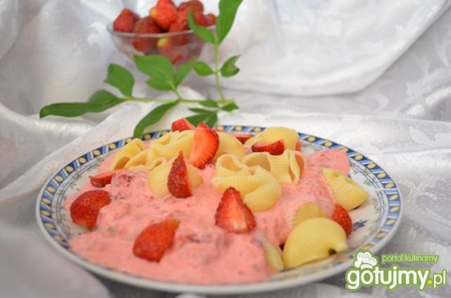 Truskawki z mascarpone na kolankach