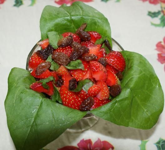 Truskawki ze Szpinakiem w Szampanie  Truskawki ze Szpinakiem w Szampanie