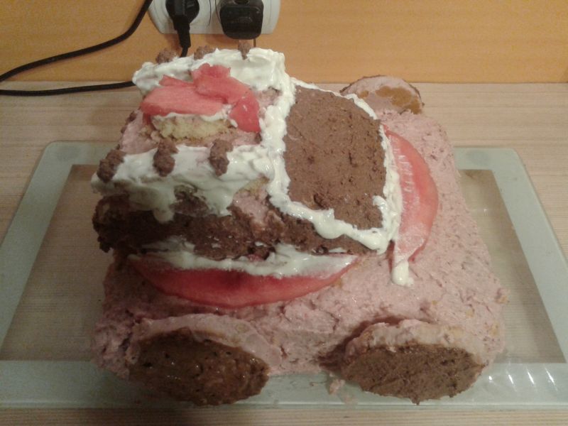 Truskawkowa straż pożarna - tort Truskawkowa straż pożarna - tort