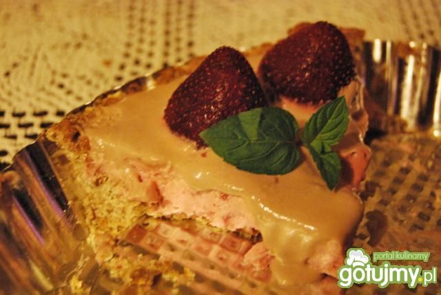 Truskawkowa tarta z czekoladową nutką Truskawkowa tarta z czekoladową nutką