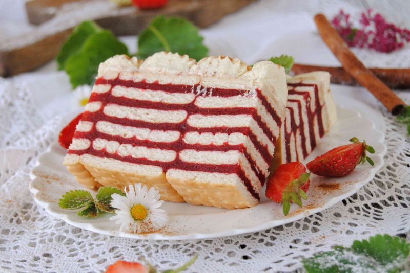 Truskawkowa zebra bez pieczenia Truskawkowa zebra bez pieczenia