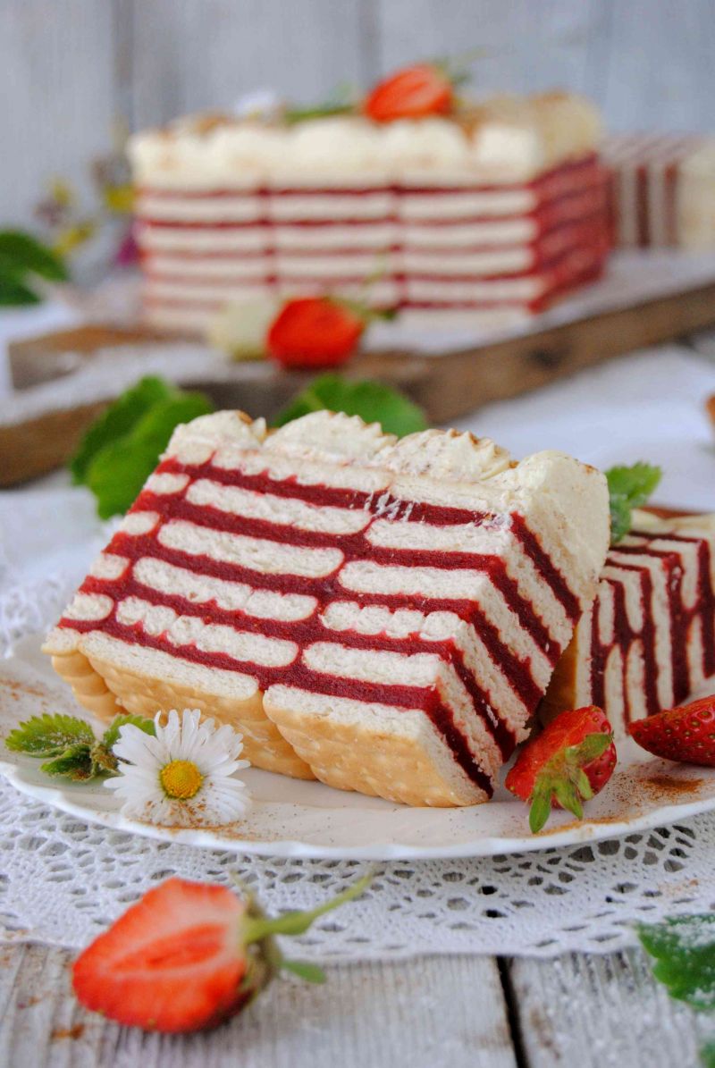 Truskawkowa zebra bez pieczenia Truskawkowa zebra bez pieczenia