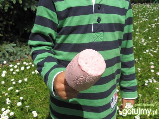 Truskawkowe lody na patyku Truskawkowe lody na patyku