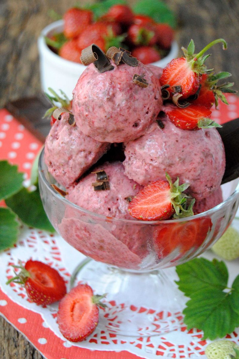 Truskawkowe lody straciatella