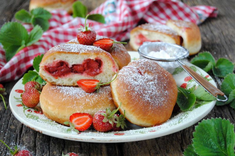 Truskawkowe racuchy Truskawkowe racuchy