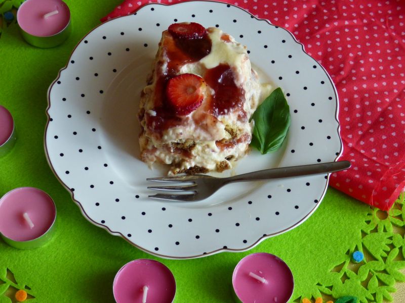 Truskawkowe tiramisu Truskawkowe tiramisu