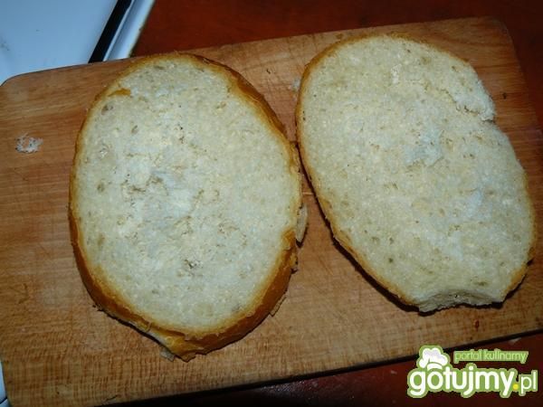 Truskawkowe tosty w migdałowej skórce
