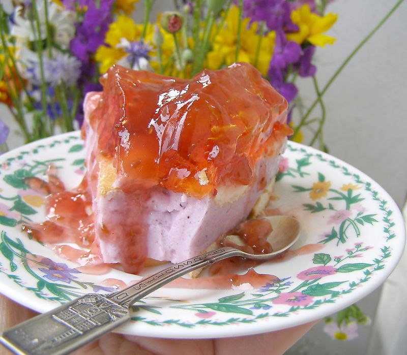 Truskawkowo-borówkowy deser na zimno.