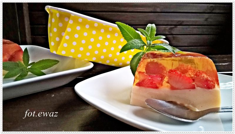 Truskawkowo - brzoskwiniowa fantazja Truskawkowo - brzoskwiniowa fantazja