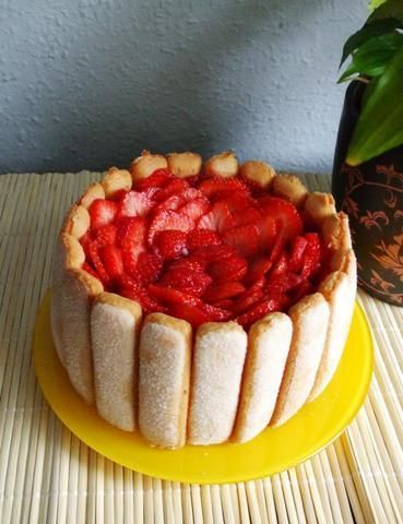 Truskawkowo-jogurtowa wiezyczka 