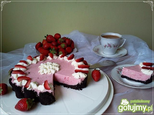 Truskawkowo-kremowa tarta