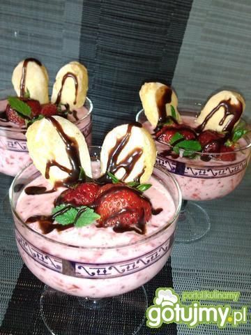 Truskawkowo melisowy deser z czekoladą 