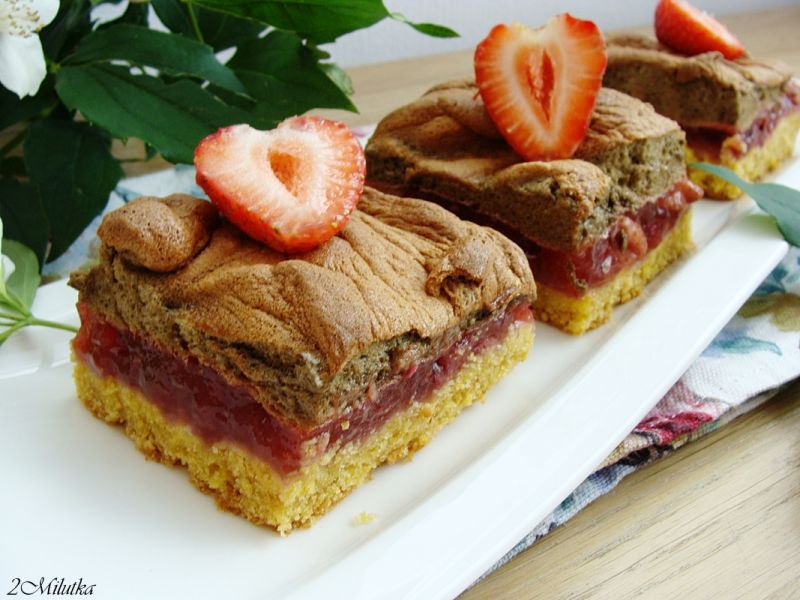 Truskawkowy bajer z kawową bezą Truskawkowy bajer z kawową bezą