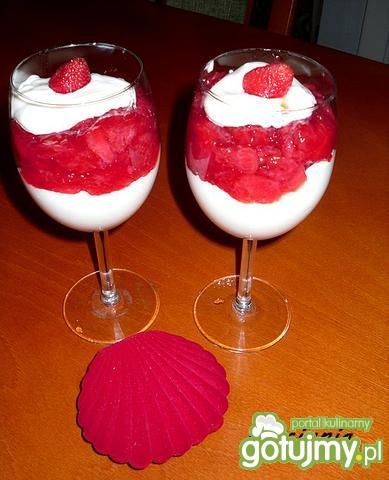 Truskawkowy deser z mascarpone Truskawkowy deser z mascarpone