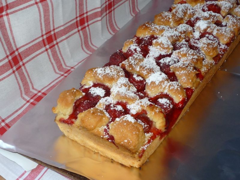 Truskawkowy drożdżowiec