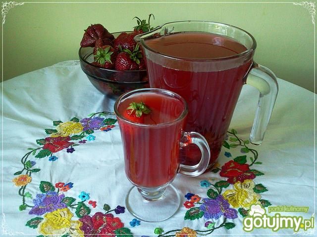 Truskawkowy kompot z waniliową nutą