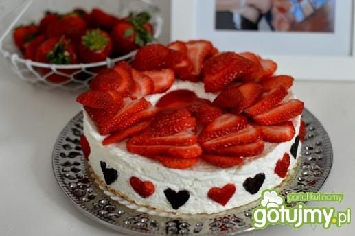 Truskawkowy sernik na zimno