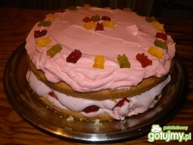 Truskawkowy torcik na Dzień Dziecka Truskawkowy torcik na Dzień Dziecka
