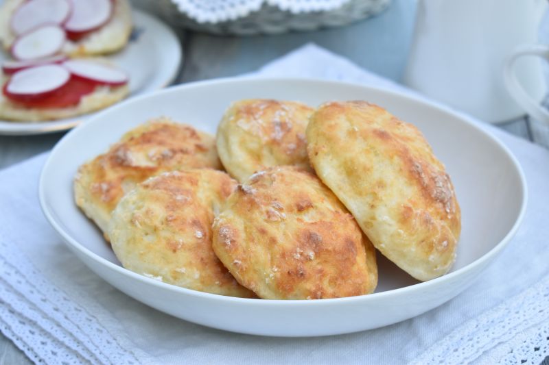 Trzyskładnikowe bułki na jogurcie skyr Trzyskładnikowe bułki na jogurcie skyr