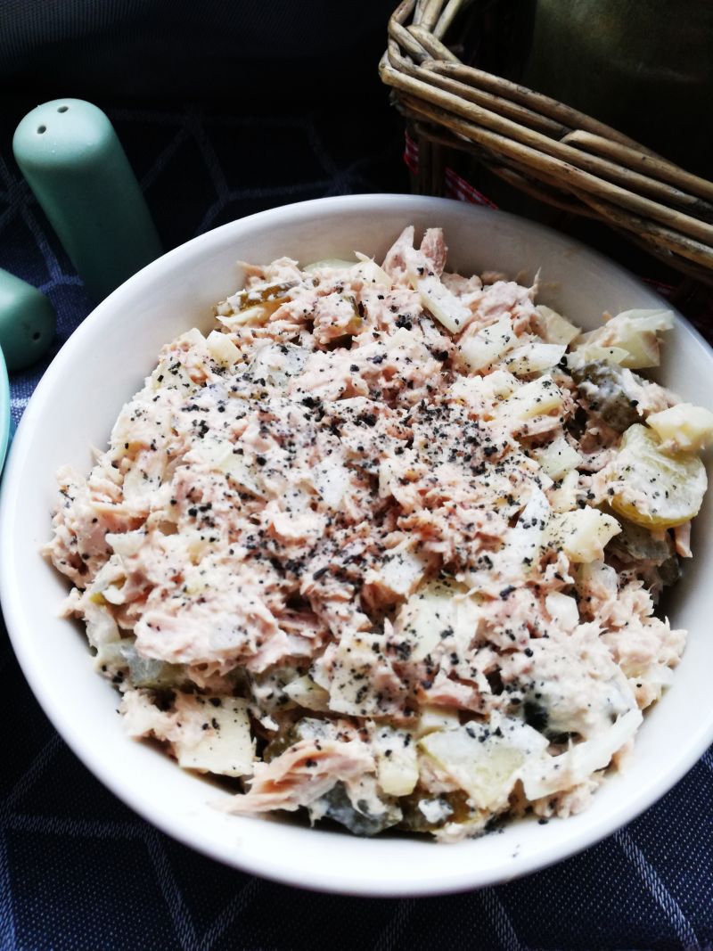 Tuńczykowa z ogórkiem kiszonym