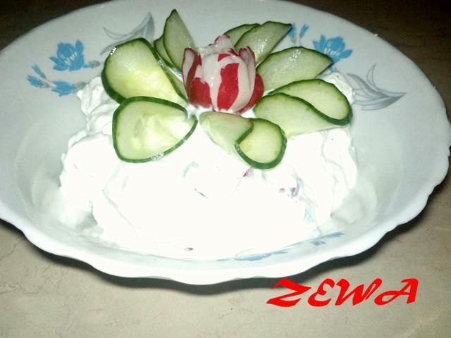 Twaróg z rzodkiewką i ogórkiem