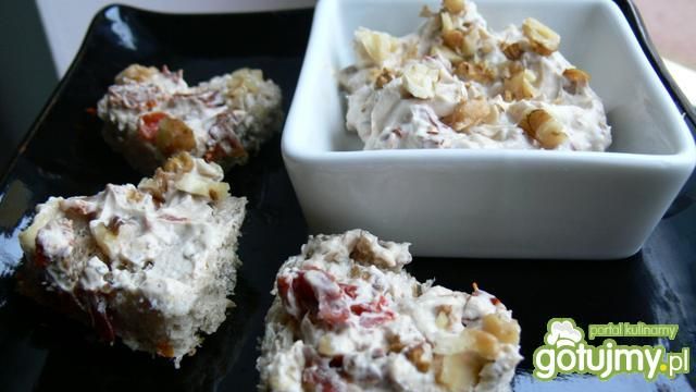 Twarogowa pasta orzechowo- pomidorowa Twarogowa pasta orzechowo- pomidorowa