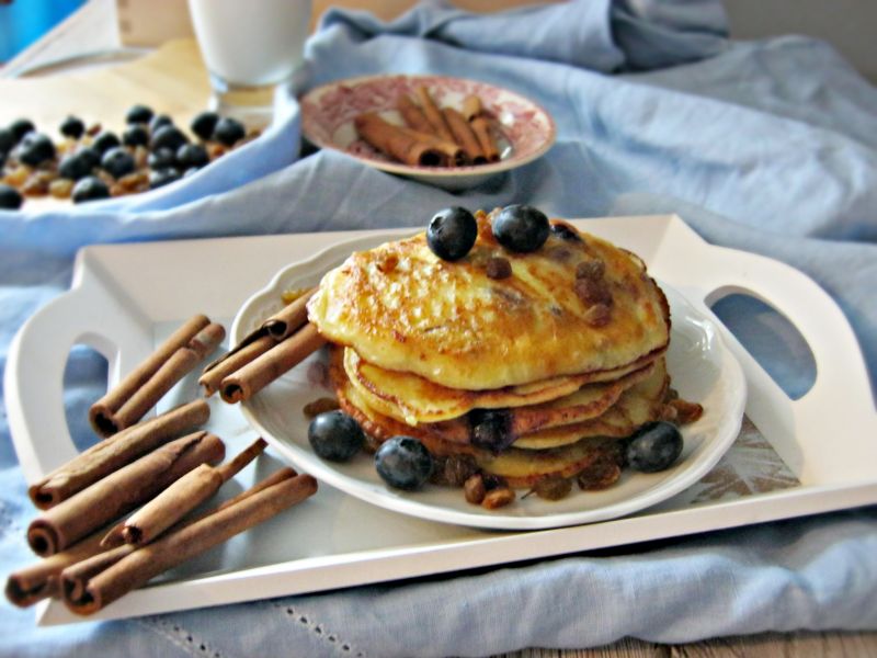 Twarogowe placuszki z cynamonem i borówkami