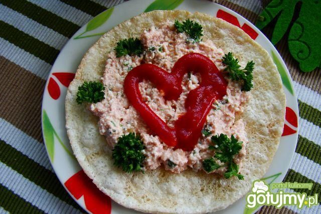 Twarożek pomidorowy z szczypiorkiem  Twarożek pomidorowy z szczypiorkiem