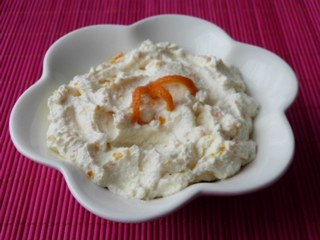 Twarożek z nutką pomarańczy